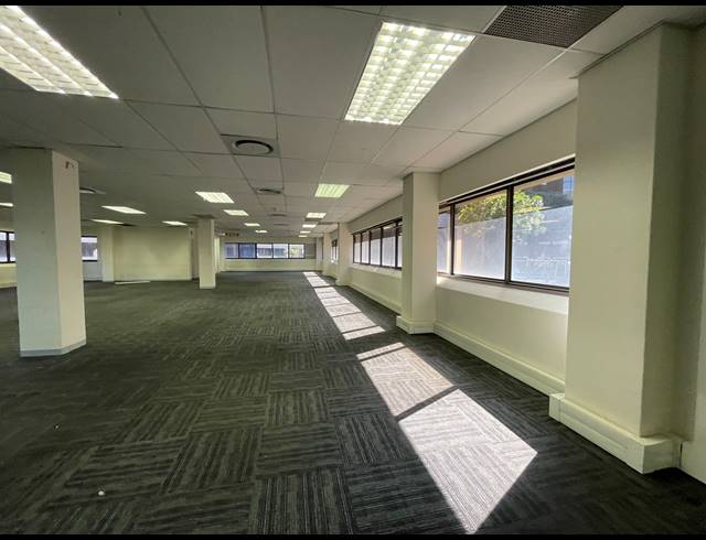 1,604M² OFFICE TO LET IN SANDTON CENTRAL